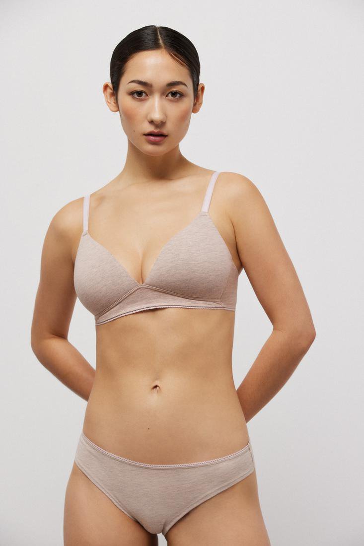 YSABEL MORA REGGISENO