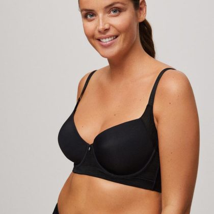 YSABEL MORA REGGISENO